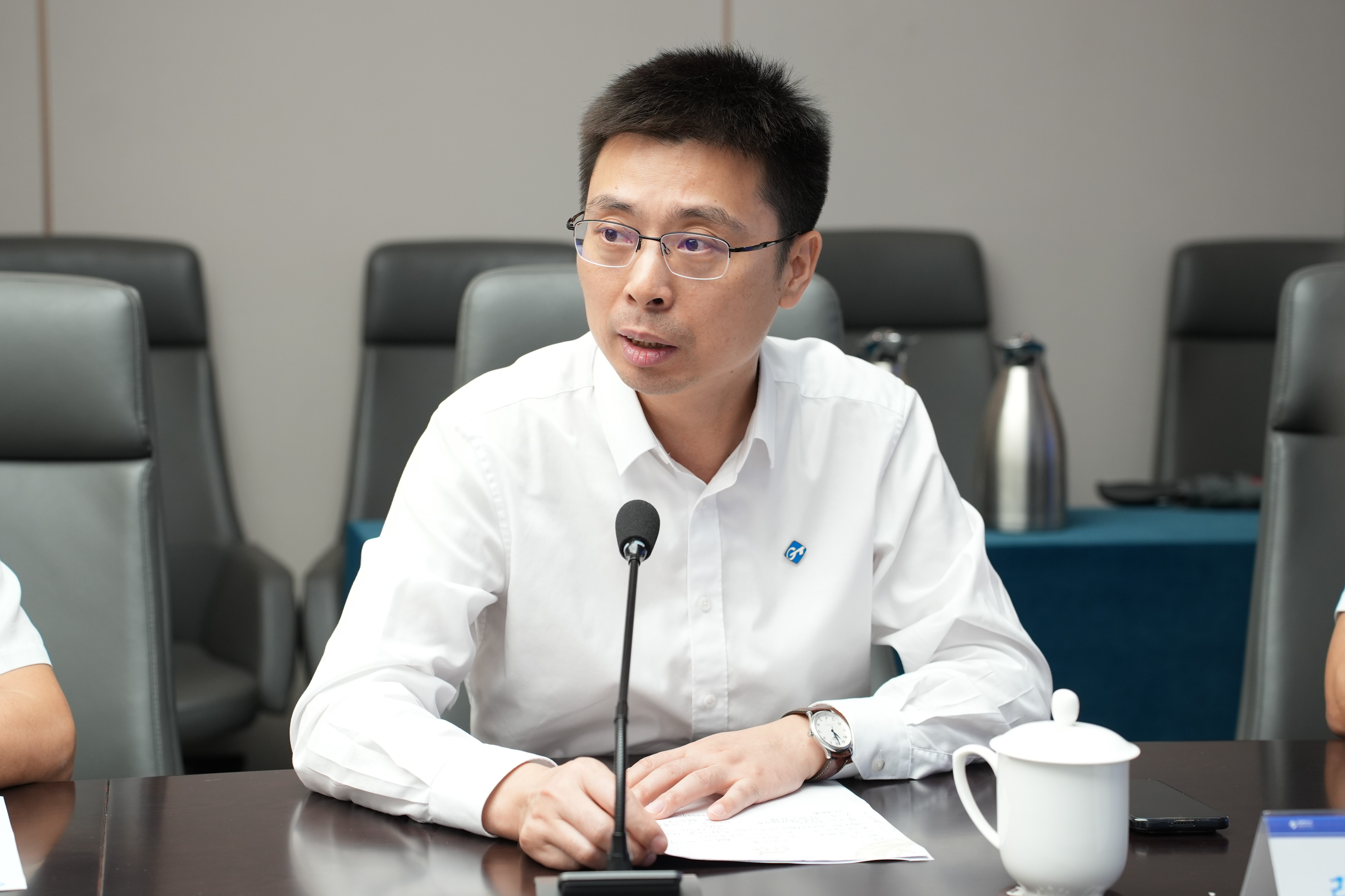 正在上传图片...